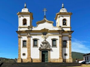 Fachada da Igreja de São Francisco de Assis em Mariana, MG.