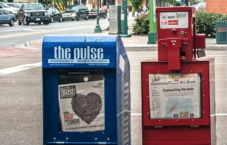 Jornalismo local em crise nos EUA: 40% dos jornais sumiram em duas décadas e audiência digital também encolheu