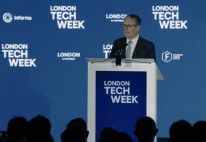 Primeiro-ministro britânico Keir Starmer em discurso na London Tech Week