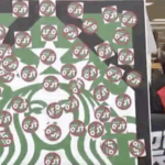 Protesto diante do Starbucks na Coreia do Sul