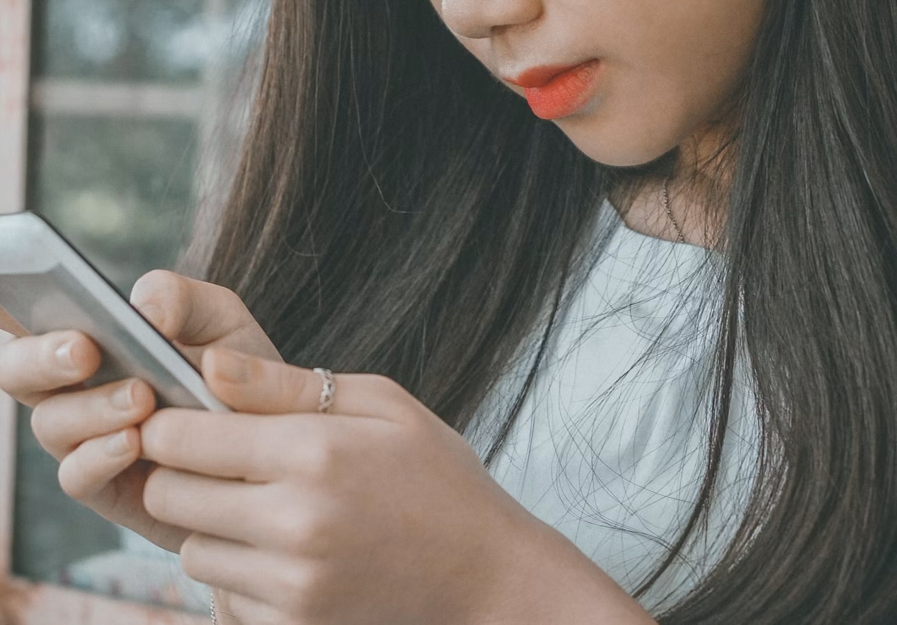 Malásia começa a barrar menores de 16 anos das redes sociais e proibir novas contas