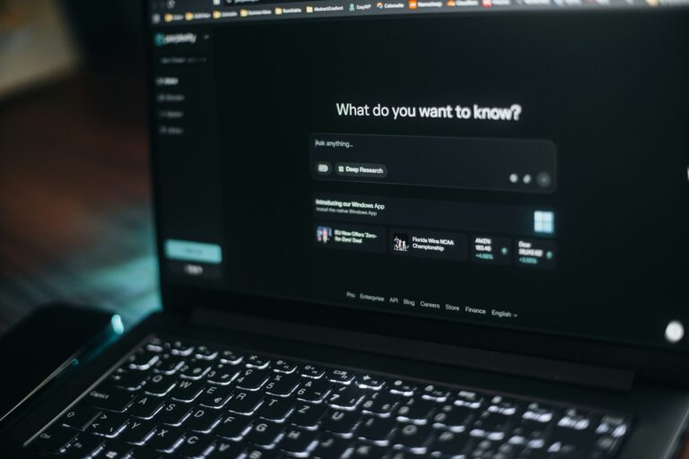 Com queda de 5%, sites de notícias são a única categoria da internet a perder tráfego enquanto IAs disparam, mostra relatório da Similarweb