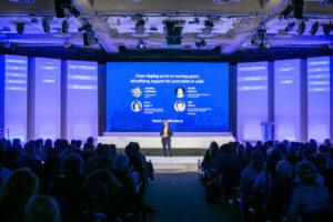 Antonio Zappulla falando na Trust Conference da Thomson Reuters Foundation sobre confiança na inteligência artificial